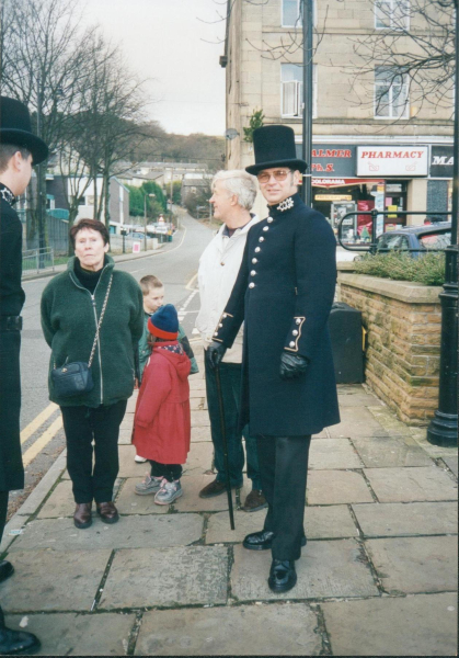 Christmas Lights switch on ; Market Place
people
Keywords: 2000