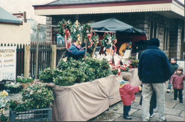 Christmas celebrations outside East Lancs Railway station - Railway Street
17-Buildings and the Urban Environment-05-Street Scenes-022-Railway Street
Keywords: 2000