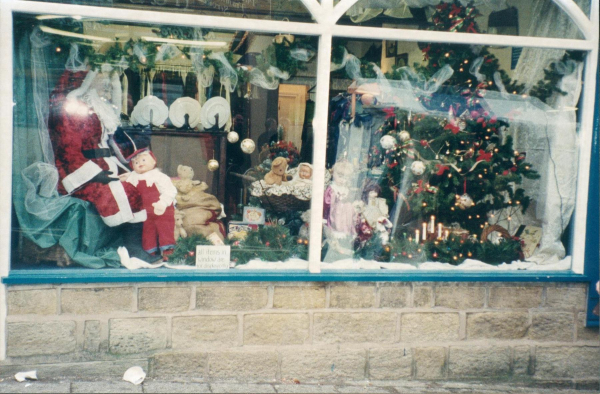 Christmas celebrations - Bridge Street shop window
17-Buildings and the Urban Environment-05-Street Scenes-003-Bridge Street
Keywords: 2000