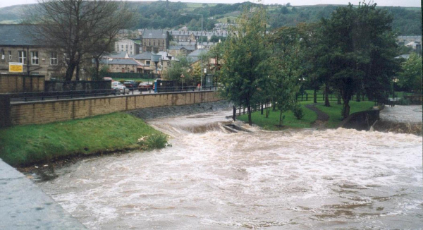 River Irwell at the Wharf on Peel Bridge in full force - November 
17-Buildings and the Urban Environment-05-Street Scenes-021-Peel Brow area
Keywords: 2000