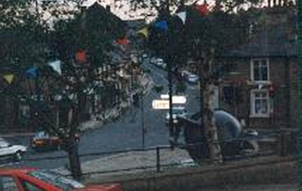 The Urn in Market Place
Keywords: 2000