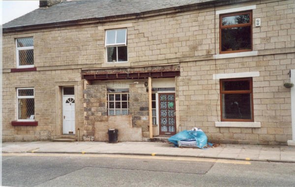 Bolton Street Hairdressers converted to private residence
17-Buildings and the Urban Environment-05-Street Scenes-031 Bolton Street
Keywords: 2001
