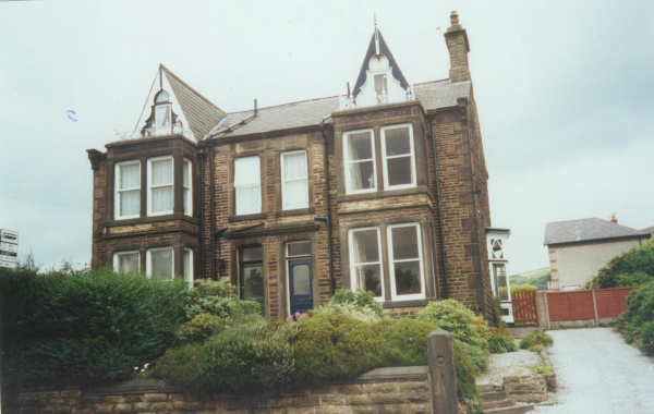 Victorian splendour 'Uplands' - Holcombe Brook 
to be catalogued
Keywords: 2001