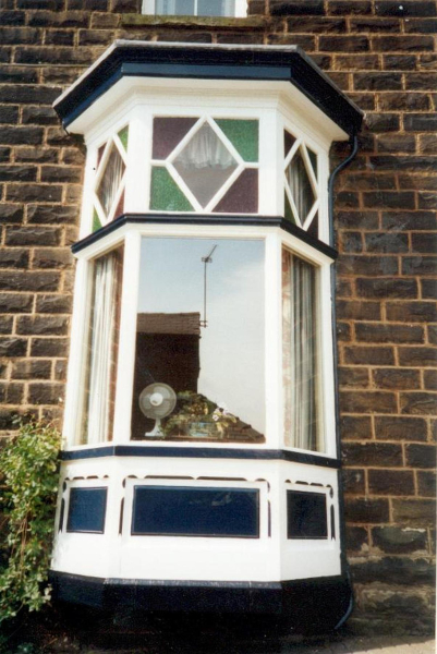 A Ramsbottom Oriel - 'Uplands' - Holcombe Broook 
to be catalogued
Keywords: 2001