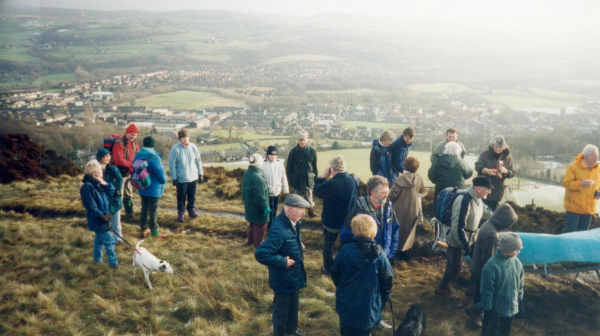 Unveiling the Millennium Bench on Holcombe Hill
18-Agriculture and the Natural Environment-03-Topography and Landscapes-001-Holcombe Hill
Keywords: 2001