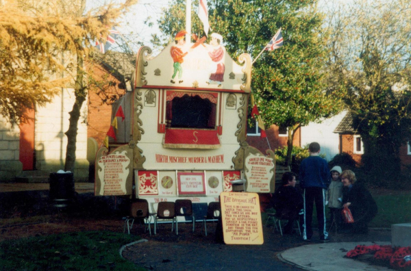 Punch and Judy - Dickensian Christmas in St Paul's Gardens
to be catalogued
Keywords: 2001