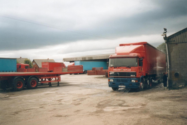 Trucks awaiting Hinchcliffe's auction Walmersley Road
17-Buildings and the Urban Environment-05-Street Scenes-035-Manchester Road Walmersley Area
Keywords: 2001