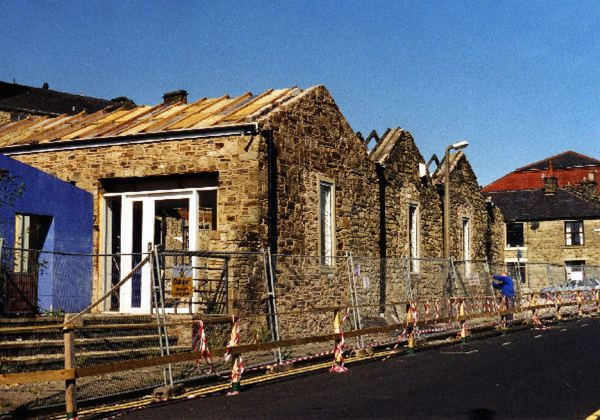 Square Street redevelopment
17-Buildings and the Urban Environment-05-Street Scenes-026-Square Street area
Keywords: 2002