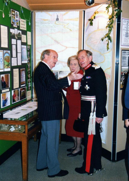 Library event - Carr Street
17-Buildings and the Urban Environment-05-Street Scenes-006-Carr Street and Tanners area
Keywords: 2002