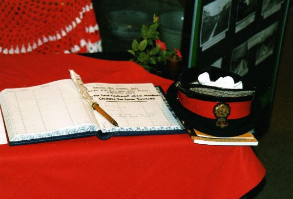 Library event - Carr Street
17-Buildings and the Urban Environment-05-Street Scenes-006-Carr Street and Tanners area
Keywords: 2002