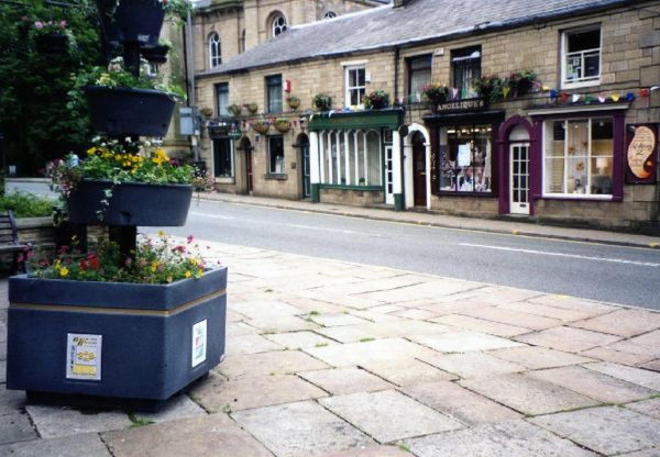 Market Place
17-Buildings and the Urban Environment-05-Street Scenes-017-Market Place
Keywords: 2002