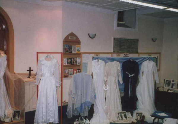 St Paul's Mothers Union - Marriage evening
06-Religion-01-Church Buildings-001-Church of England  - St. Paul, Bridge Street, Ramsbottom
Keywords: 2003