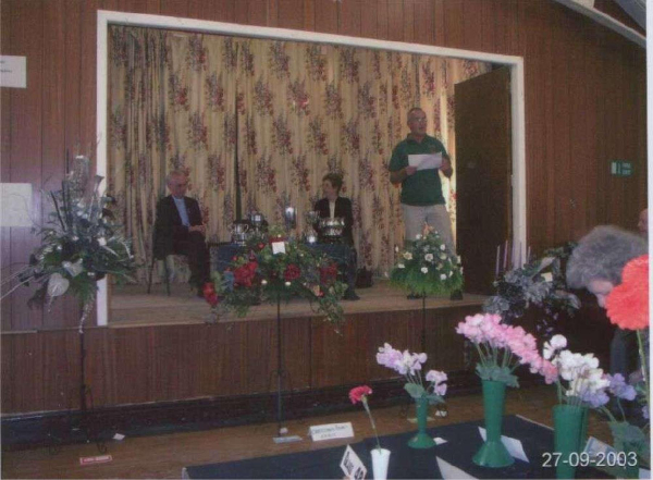 Award presentation at Edenfield Horticultural Autumn Show
06-Religion-02-Church Activities-004-Church of England -  Edenfield Parish Church
Keywords: 2003