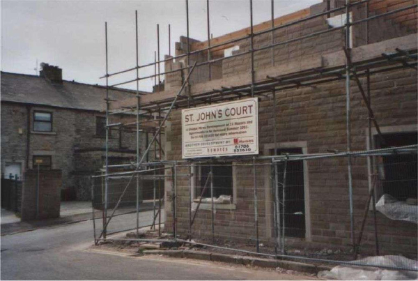 New house on Old Ground Mill Site  - Square Street
17-Buildings and the Urban Environment-05-Street Scenes-026-Square Street area
Keywords: 2003