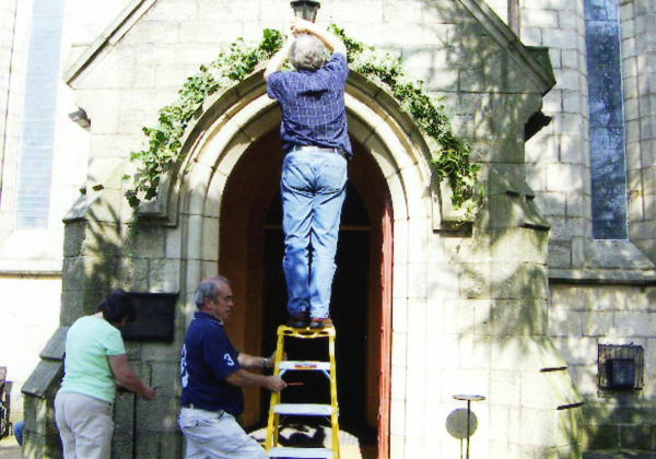 Preperations for a wedding at St Paul's Church, Bridge Street
17-Buildings and the Urban Environment-05-Street Scenes-003-Bridge Street
Keywords: 2006
