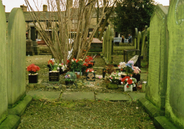 Christmas Flowers at St Paul's
06-Religion-01-Church Buildings-001-Church of England  - St. Paul, Bridge Street, Ramsbottom
Keywords: 2008