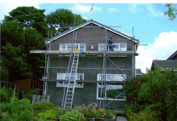 Pointing the gable end at No 8 Alderwood Grove, Edenfield
17-Buildings and the Urban Environment-05-Street Scenes-011-Edenfield
Keywords: 2008