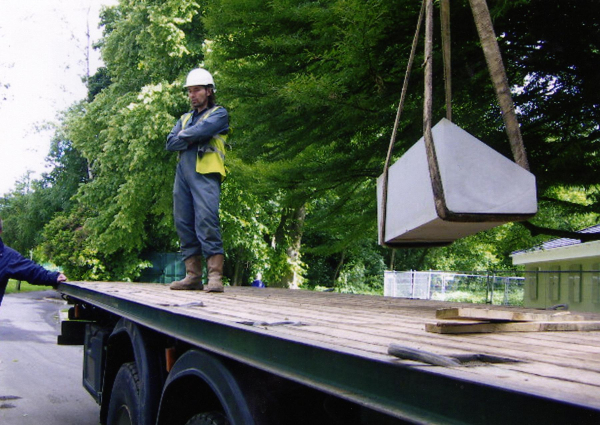Men at work erecting the stone in Nuttall Park
14-Leisure-01-Parks and Gardens-001-Nuttall Park General
Keywords: 2008