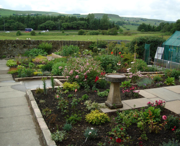 East towards Helmshore Tor 
18-Agriculture and the Natural Environment-03-Topography and Landscapes-000-General

Keywords: 2013