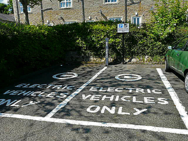 ELECTRIC VEHICLE PARKING SPOT Irwell Street Car Park
17-Buildings and the Urban Environment-05-Street Scenes-026-Square Street area

Keywords: 2013