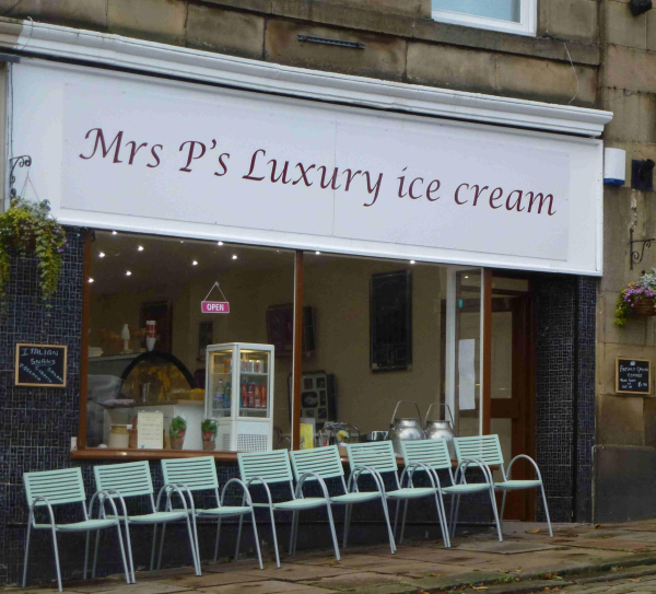 new shops opened in 2013 Mrs P Luxury Ice Cream - Market Place
17-Buildings and the Urban Environment-05-Street Scenes-017-Market Place

Keywords: 2013