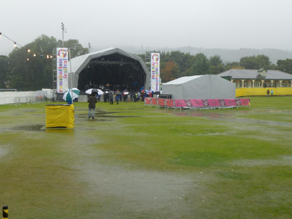 Ramsbottom Festival on a rainy Sunday 
14-Leisure-04-Events-005-Music Festival
Keywords: 2013