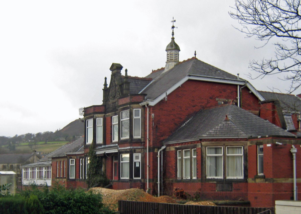 Ramsbottom Cottage Hospital
17-Buildings and the Urban Environment-05-Street Scenes-019-Nuttall area
Keywords: 2013