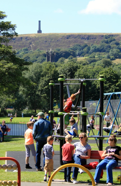 Playtime in Nuttall Park
14-Leisure-01-Parks and Gardens-001-Nuttall Park General
Keywords: 2014