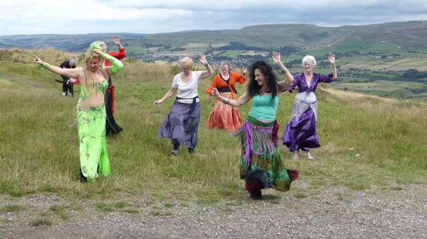 Fill the Hill event on Holcolme Hill 
14-Leisure-04-Events-000-General
Keywords: 2015