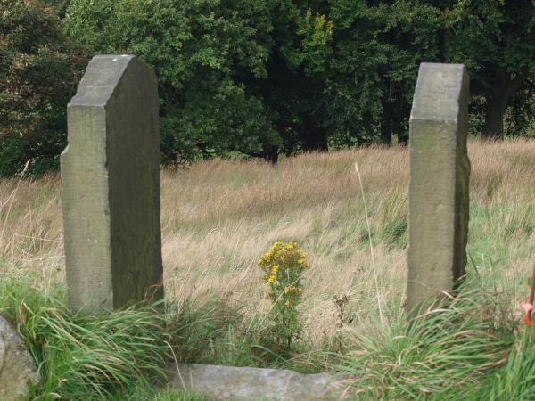 Gate Posts at Grants Tower
08- History-01-Monuments-001-Grant's Tower
Keywords: 2016
