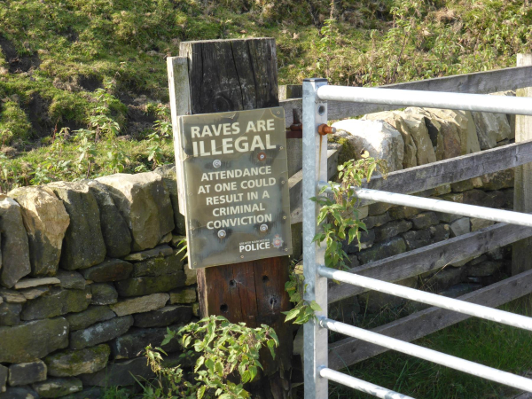 Sign of the Times - Holcombe Hill 
18-Agriculture and the Natural Environment-03-Topography and Landscapes-001-Holcombe Hill
Keywords: 2016