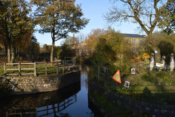 The wharf; reflections from the bridge showing dinosaurs 
to be catalogued
Keywords: 2016