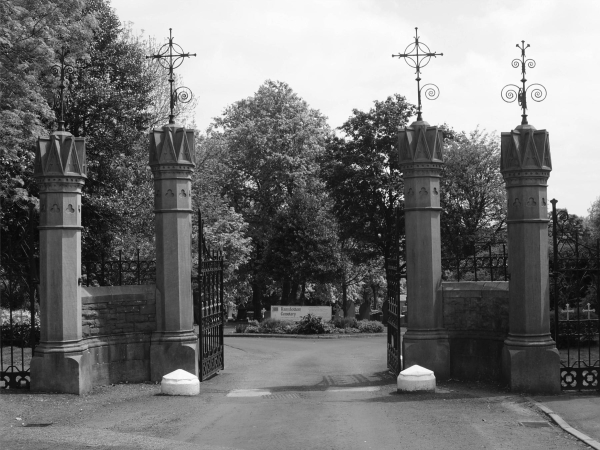 Ramsbottom Cemetery
17-Buildings and the Urban Environment-05-Street Scenes-007-Cemetery Road
Keywords: 2016