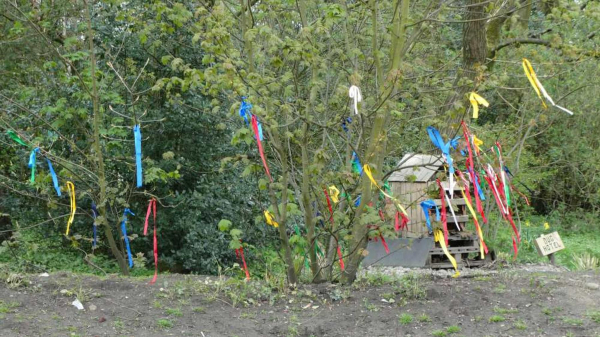 Friends of Nuttall Park Spring Fun Hunt 
14-Leisure-01-Parks and Gardens-001-Nuttall Park General
Keywords: 2016