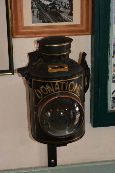 Lamps - waiting room at Ramsbottom station 
17-Buildings and the Urban Environment-05-Street Scenes-022-Railway Street
Keywords: 2016