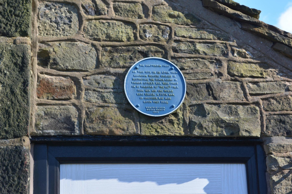 The Chatterton Fight - blue plaque
17-Buildings and the Urban Environment-05-Street Scenes-032 Chatterton Area
Keywords: 2017