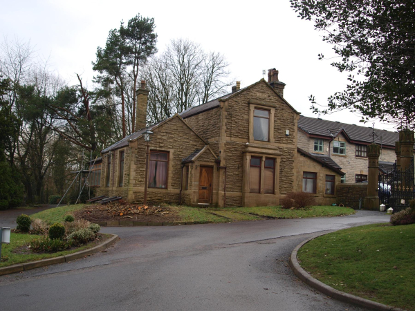 House (old office) Ramsbottom Cemetery
17-Buildings and the Urban Environment-05-Street Scenes-007-Cemetery Road
Keywords: 2018