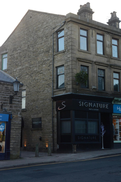 Signature  Bar on Bridge Street
17-Buildings and the Urban Environment-05-Street Scenes-003-Bridge Street
Keywords: 2018