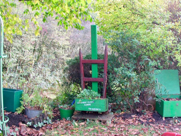 Summerseat Station 
17-Buildings and the Urban Environment-05-Street Scenes-028-Summerseat Area
Keywords: 2018