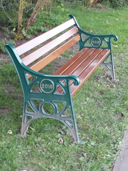 Form in Nuttall Park
14-Leisure-01-Parks and Gardens-001-Nuttall Park General
Keywords: 2018