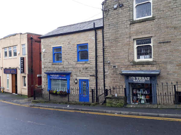 Shops on Smithy Street 
17-Buildings and the Urban Environment-05-Street Scenes-026-Square Street area
Keywords: 2019