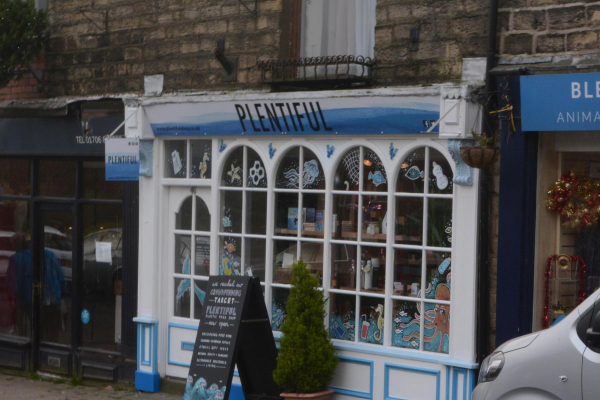 Bridge Street - Plentiful - opened in 2019 having moved from Silver Street
17-Buildings and the Urban Environment-05-Street Scenes-003-Bridge Street
Keywords: 2019