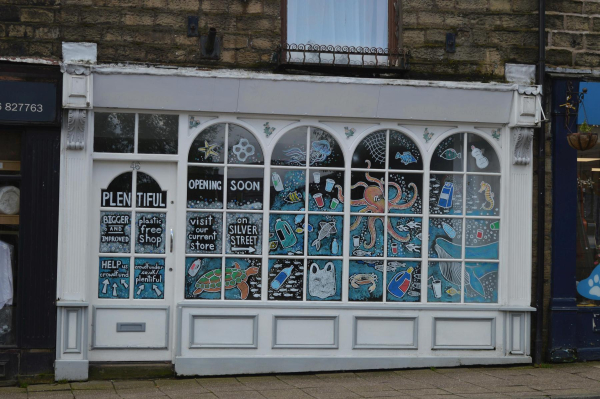 New Plentiful shop on Bridge Street before opening
17-Buildings and the Urban Environment-05-Street Scenes-003-Bridge Street
Keywords: 2019