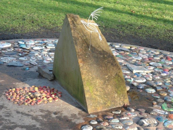 WW1 Memorial Rock Nuttall Park
14-Leisure-01-Parks and Gardens-001-Nuttall Park General
Keywords: 2019