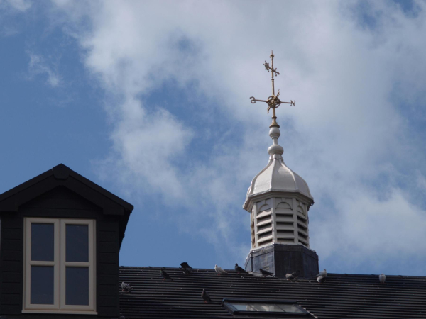 Cobden Mill with the Weather Vane from Ramsbottom Cottage Hospital now in place
02-Industry-01-Mills-022-Cobden Mill
Keywords: 2019