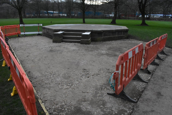 Nuttall Park Bandstand being redeveloped
14-Leisure-01-Parks and Gardens-001-Nuttall Park General
Keywords: 2019