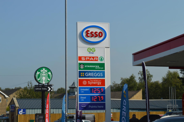 refurbished Esso garage on Stubbins Lane
17-Buildings and the Urban Environment-05-Street Scenes-027-Stubbins Lane and Stubbins area
Keywords: 2019