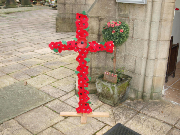 Entrance to St Paul's Church with Cross of Poppies
06-Religion-01-Church Buildings-001-Church of England  - St. Paul, Bridge Street, Ramsbottom
Keywords: 2020