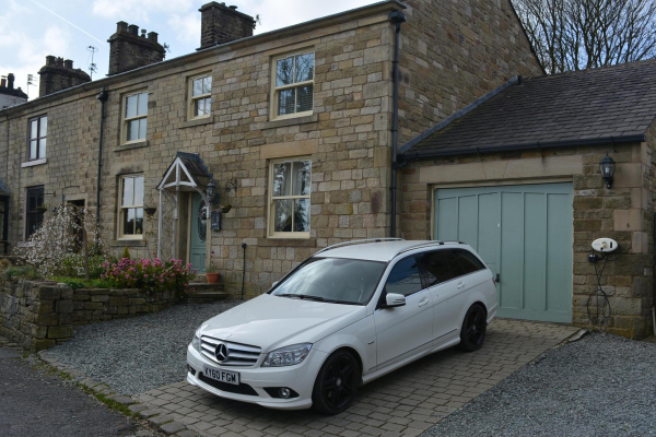 Higher Summerseat
17-Buildings and the Urban Environment-05-Street Scenes-028-Summerseat area
Keywords: 2021