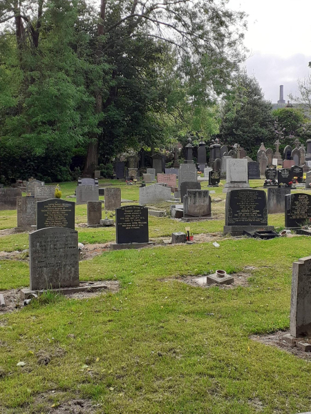 Ramsbottom Cemetery 
17-Buildings and the Urban Environment-05-Street Scenes-007-Cemetery Road
Keywords: 2021